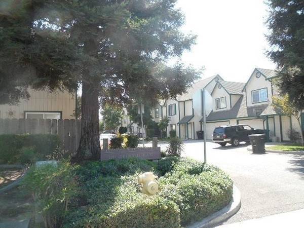Primary Photo - 1267 Caballero St