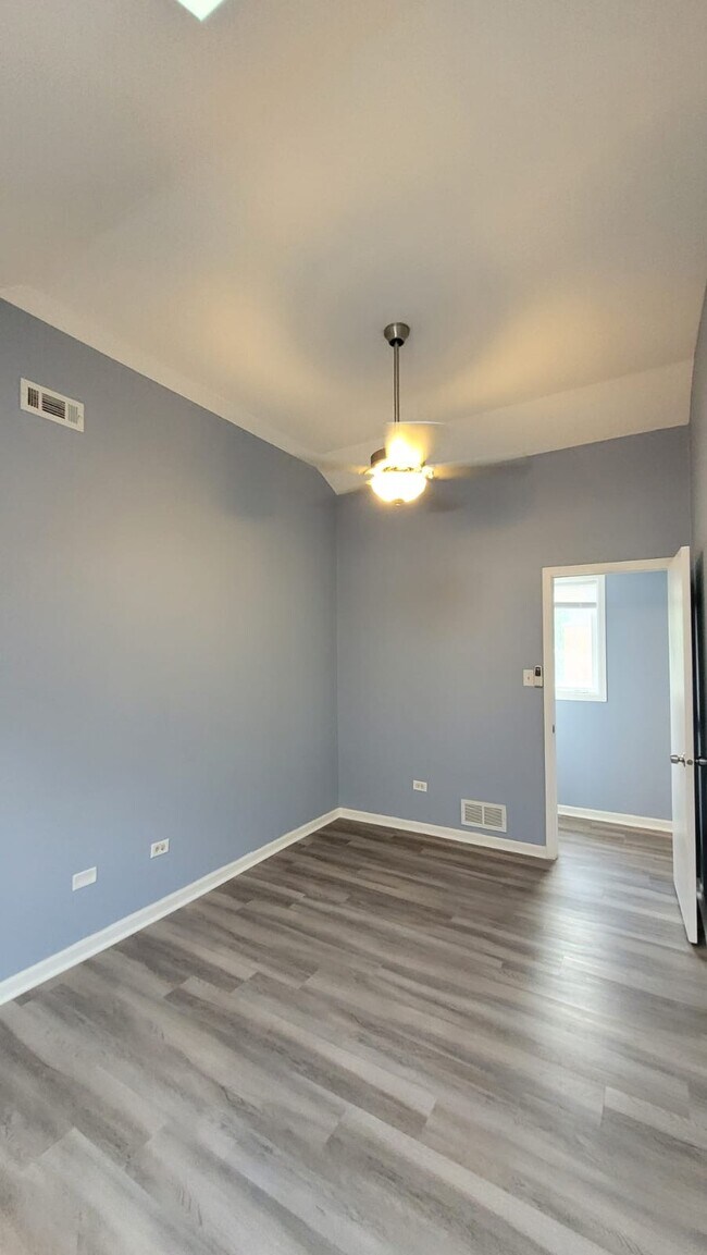 Third Bedroom - 2719 W Polk St
