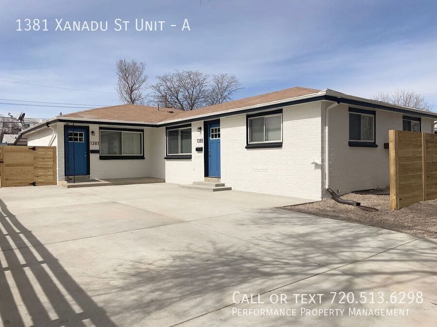 Primary Photo - 1381 Xanadu St