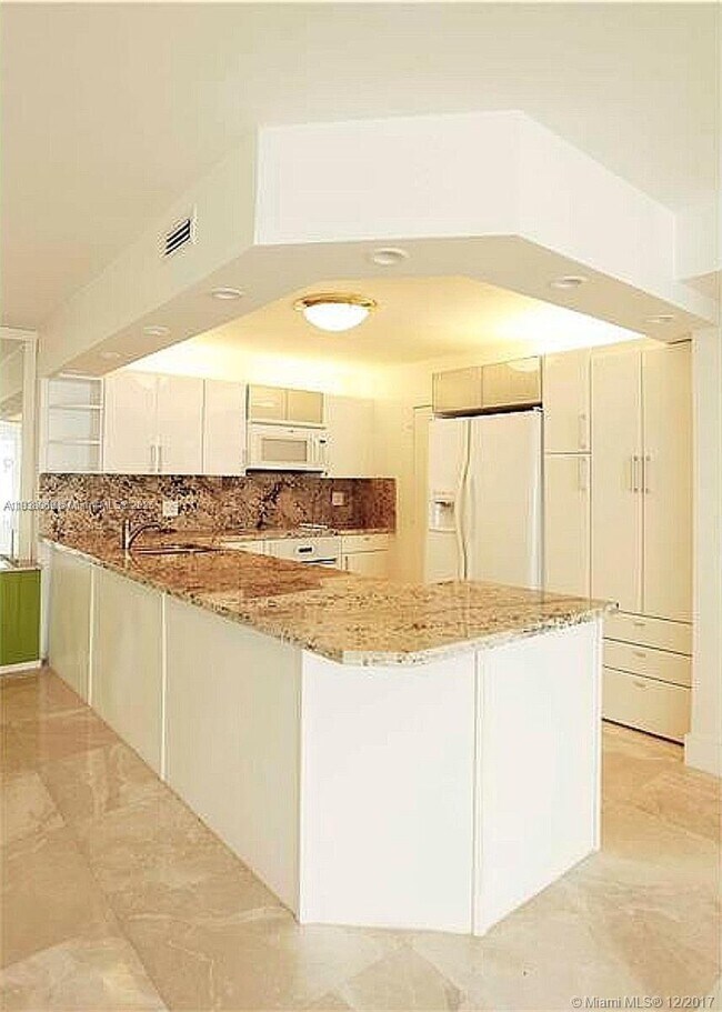 Building Photo - 177 Ocean Ln Dr