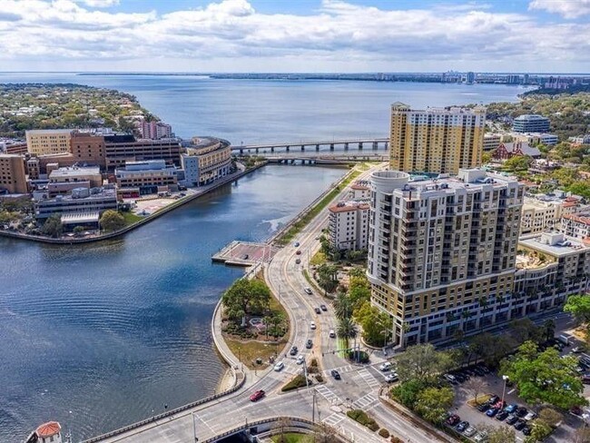 Building Photo - 275 Bayshore Blvd