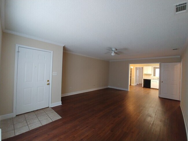 Foto del edificio - 3112 Fernridge Dr