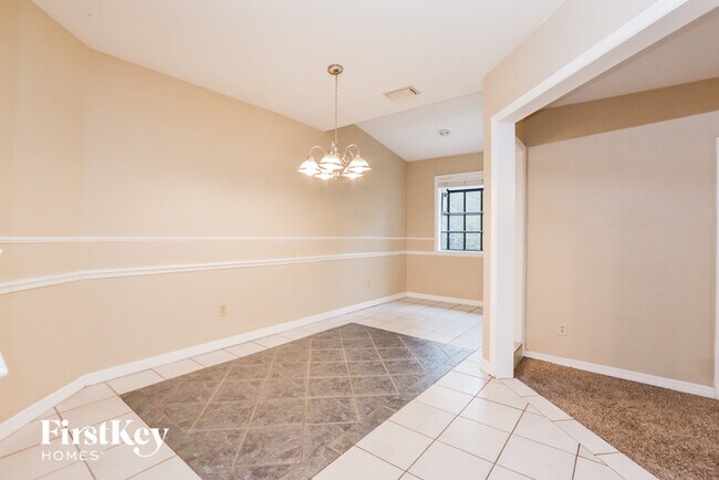 Building Photo - 520 Whispering Oak Ln