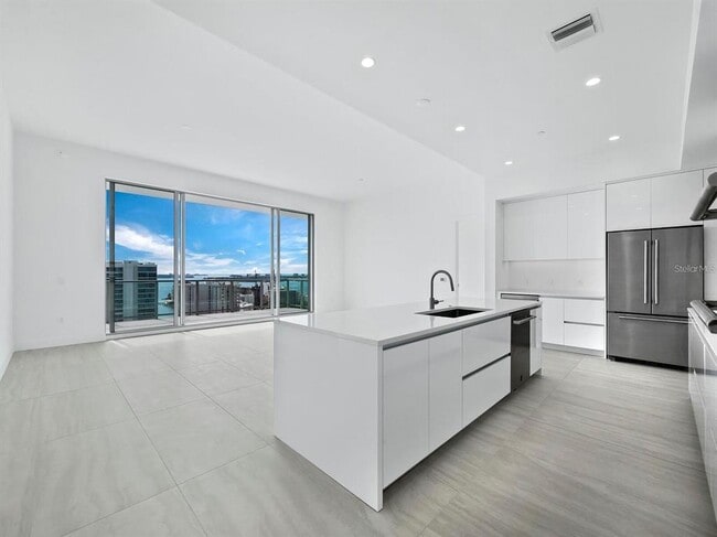 Building Photo - 301 Quay Commons