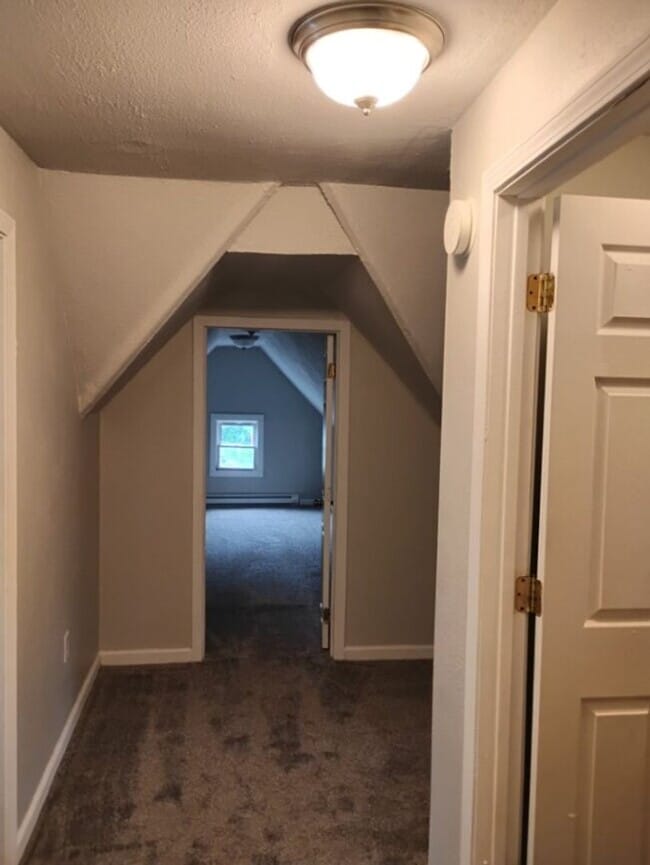 Building Photo - 4 Bd 2 Ba Single Family Home for Rent