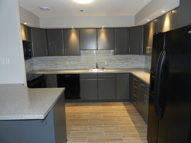 Photo du bâtiment - WELCOME TO THE BRIGHT SIDE - ONE BEDROOM PLUS DEN IN DOWNTOWN DARTMOUTH