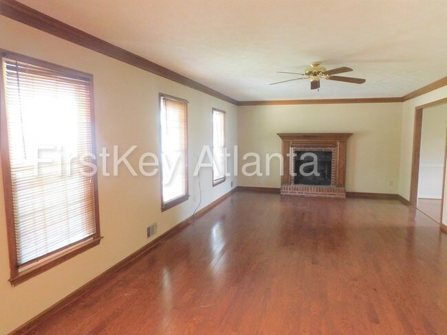 Foto del edificio - 2936 Highland Park Dr