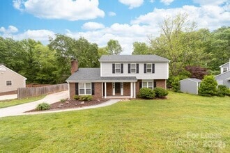 Building Photo - 616 Silversmith Ln