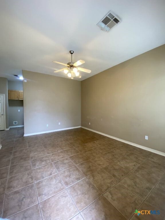 Building Photo - 816 Twin Oaks Dr