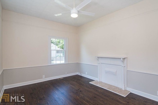 Building Photo - 224 N Clarendon Ave
