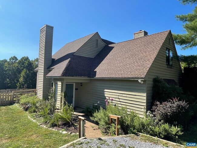 Foto del edificio - 988 Amber Ridge Rd