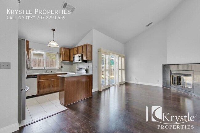 Foto del edificio - Beautiful duplex with huge backyard