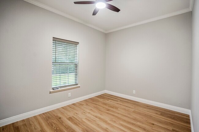 Foto del edificio - 14505 Alice Rd