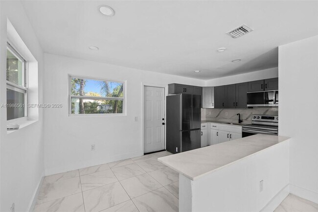 Foto del edificio - 1443 NW 34th St