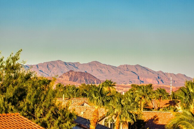 Foto del edificio - Stunning Green Valley, Guard Gated Communi...