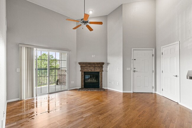 Awesome Penthouse Condo in Town Center Terrace! - Awesome Penthouse Condo in Town Center Terrace!