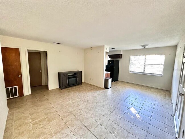 Foto del edificio - 838 E Indiana Ave