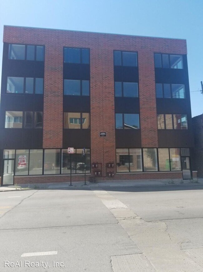 Building Photo - 2606-2612 S Halsted St