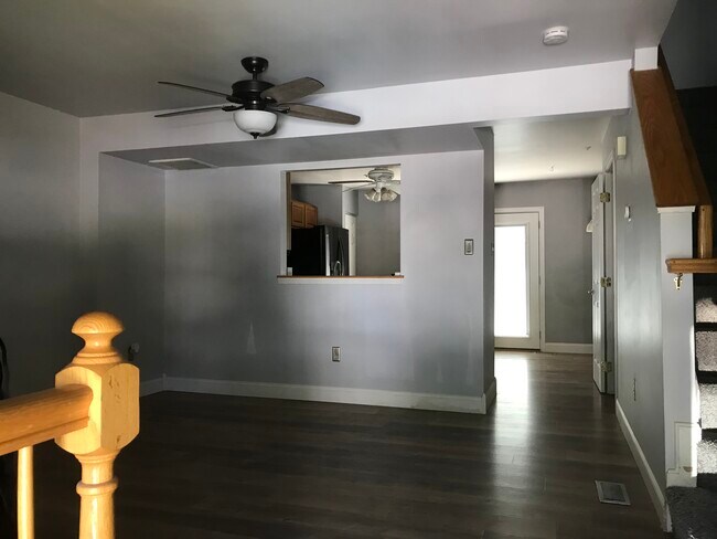 Building Photo - 3159 Eden Dr