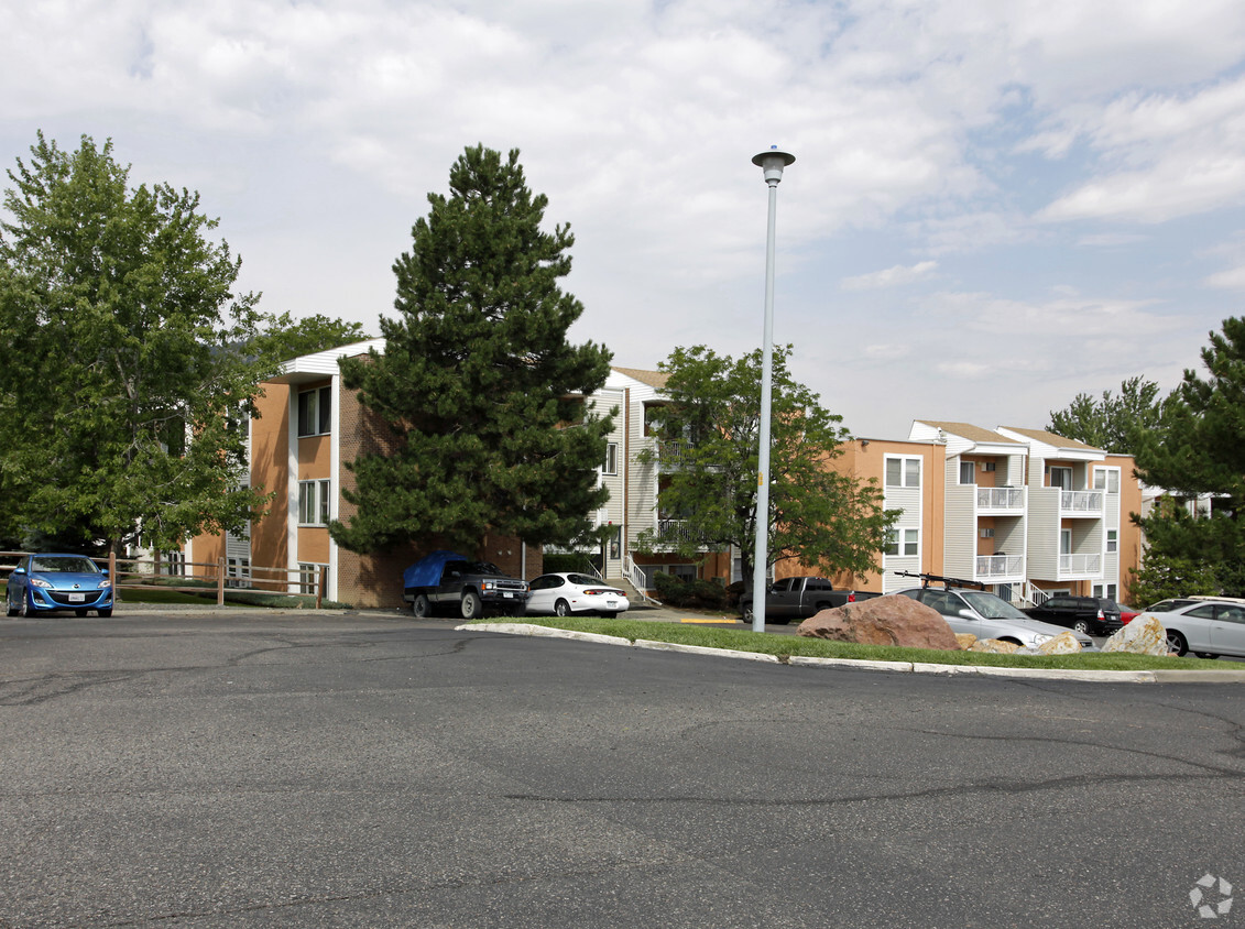 Primary Photo - Golden Ridge Condominiums