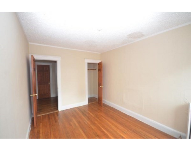 Building Photo - 244 Kelton St