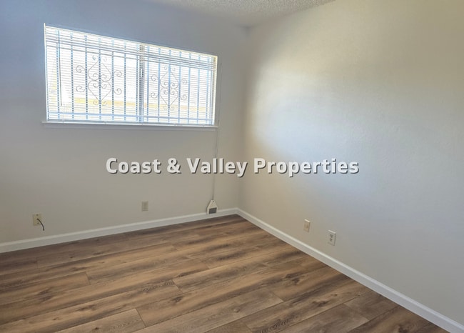 Building Photo - Seaside Home for RENT!!!