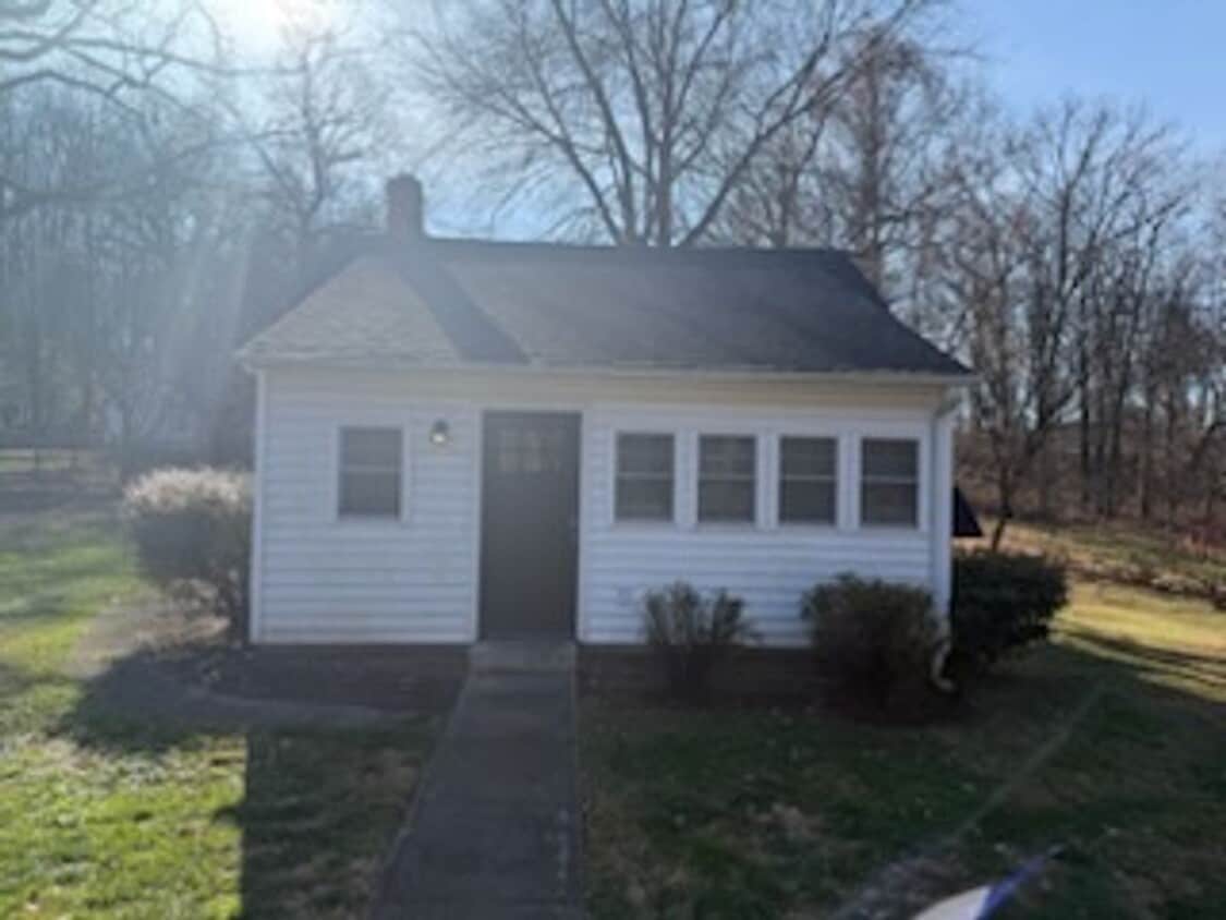 Hard to find Cozy 2BR Rambler! - Hard to find Cozy 2BR Rambler!