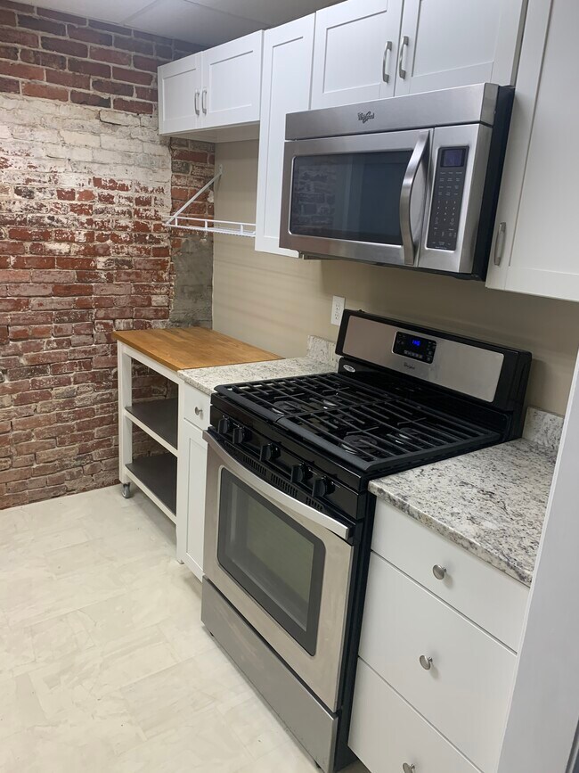 Kitchen - 209 Andover St