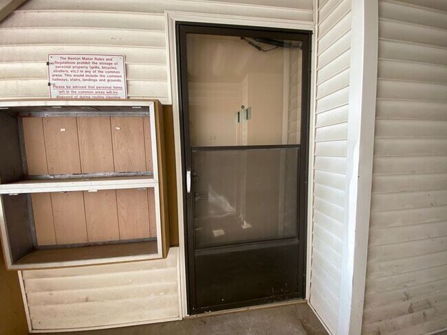 Foto del edificio - $1,095 | 2 Bedroom, 1 Bathroom Apartment | No Pets | Available for an August 1st, 2026 Move In!