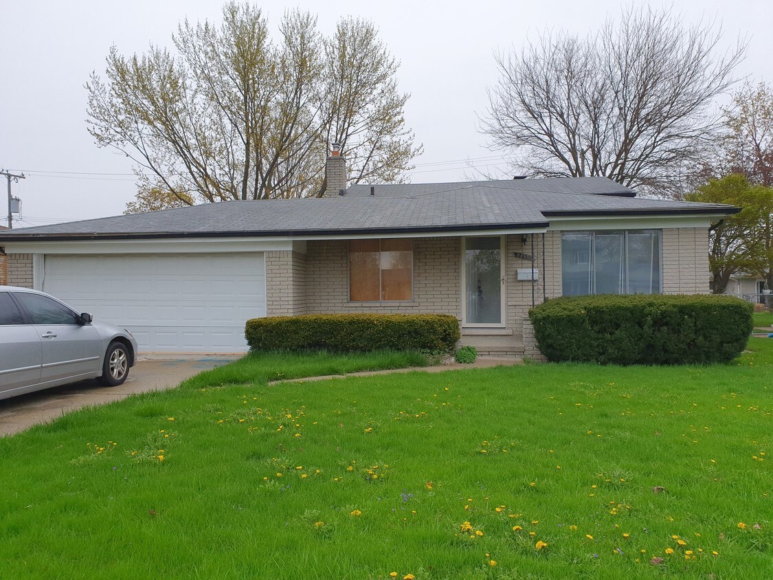 Primary Photo - 34850 Dryden Dr