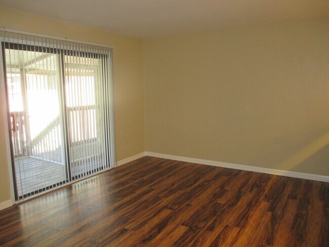 Foto del edificio - 2bed/1bath condo in convenient location......