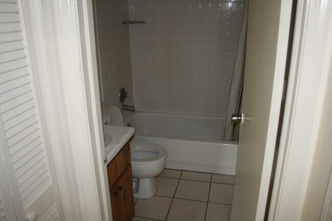 Building Photo - 1568 E Breezy Ln