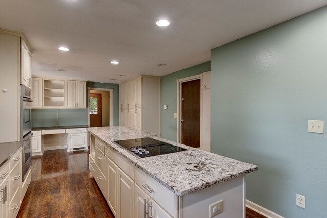Foto del edificio - 3 Bed 3 Bath Home near West Beach