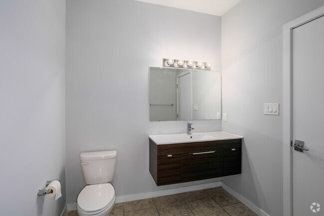 2BR, 2BA - 1,215SF - Townhome - Primary Bathroom - The Flats at Brewerytown