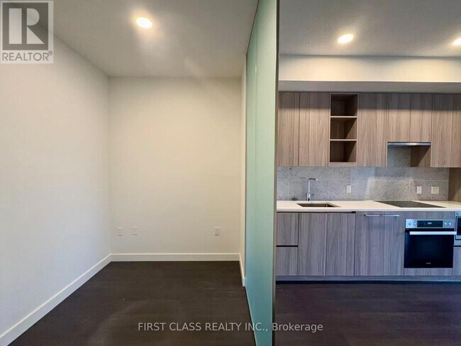 Building Photo - 95 McMahon Dr