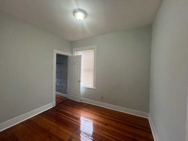 Foto del edificio - 490 Quincy St