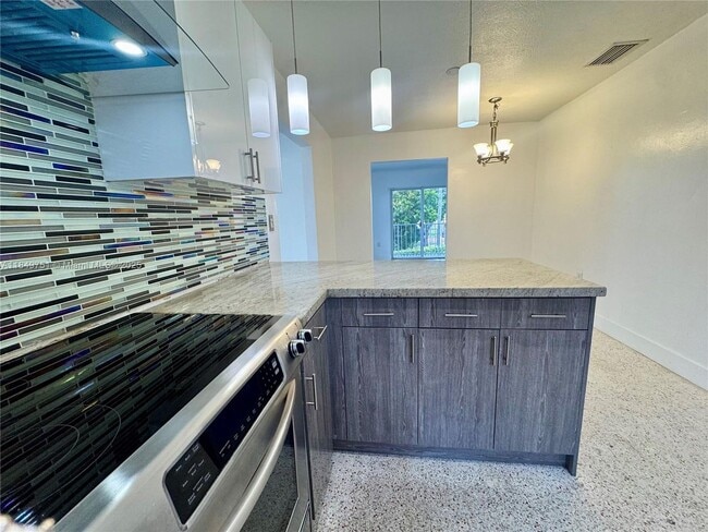 Building Photo - 250 Beacom Blvd