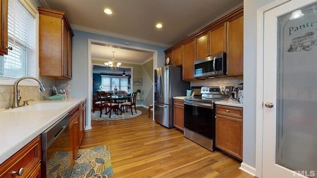 Building Photo - Gorgeous End Unit Townhome in Wake Forest