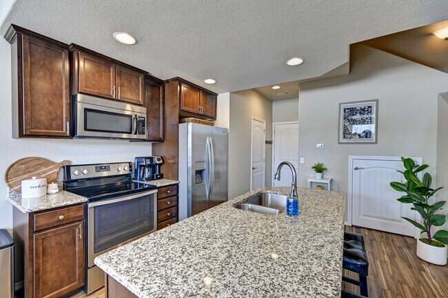 Granite Island -with barstools - 1524 York Rd
