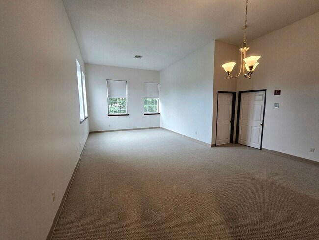 Building Photo - 147 Rawson Rd