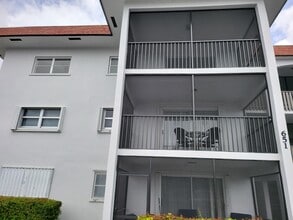Building Photo - 651 Pine Dr