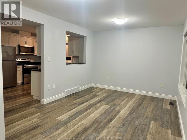 Building Photo - 204 Beechwood Dr