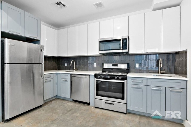 Foto principal - 901 Marcy Ave