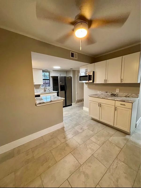 Foto del edificio - 5614 Harvest Hill Rd