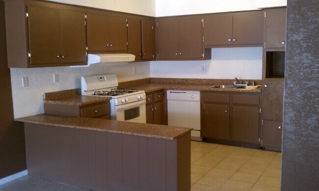 Building Photo - 1027 Oxford Dr