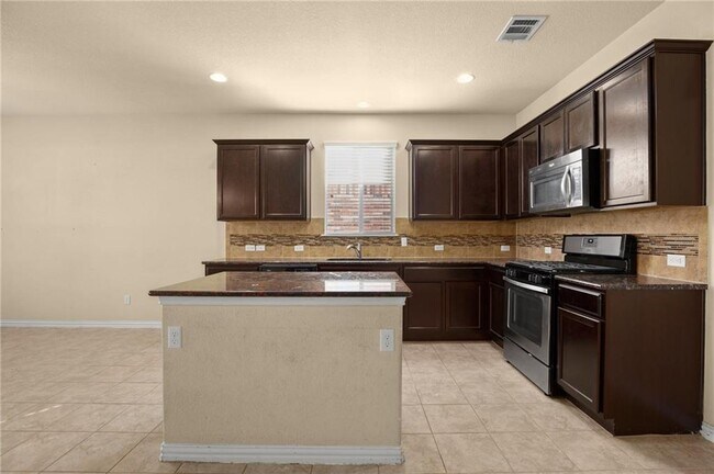 Building Photo - 1120 Clark Brothers Dr