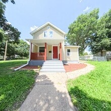 Building Photo - 400 E Madison St