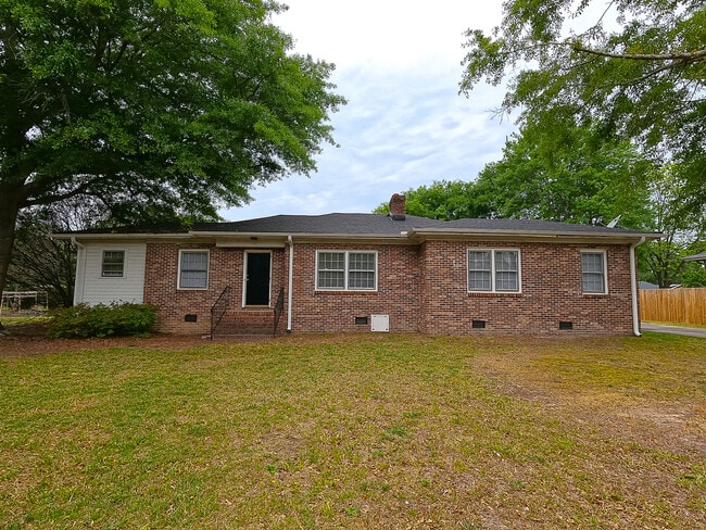 Building Photo - 11 Owens Rd
