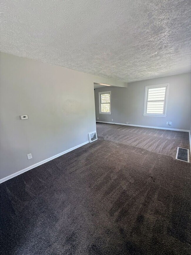 Building Photo - 3 bedroom 1 bath single family home for rent - Akron OH