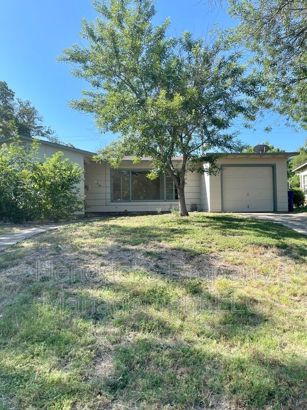 Building Photo - 710 Olney Dr